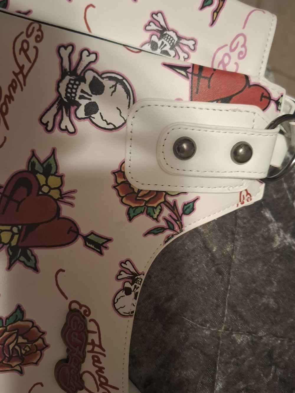 Ed Hardy White Tote with Red Heart & Pink Skull Print - Picture 4 of 12